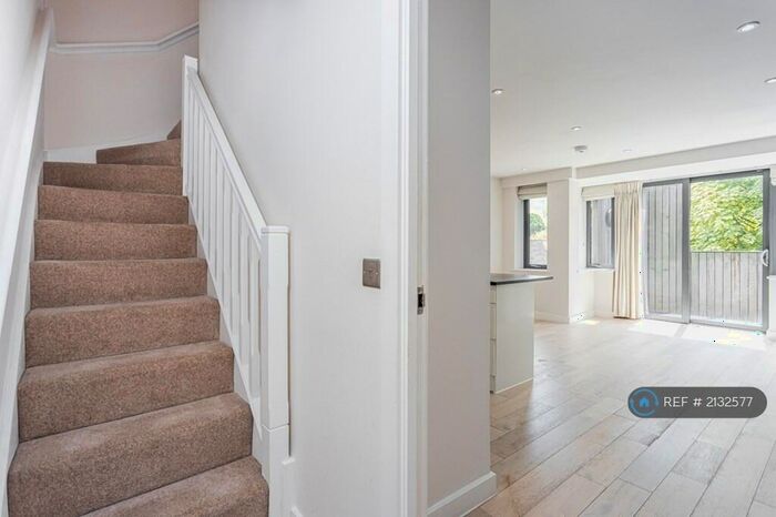 1 Bedroom Flat To Rent In North Street, Horsham, RH13