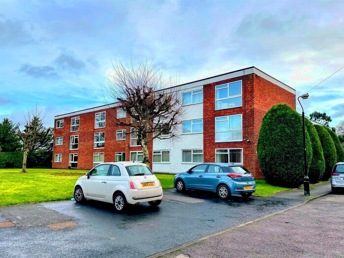 2 Bedroom Flat To Rent In Northfield Road, Kings Norton, Birmingham, B30