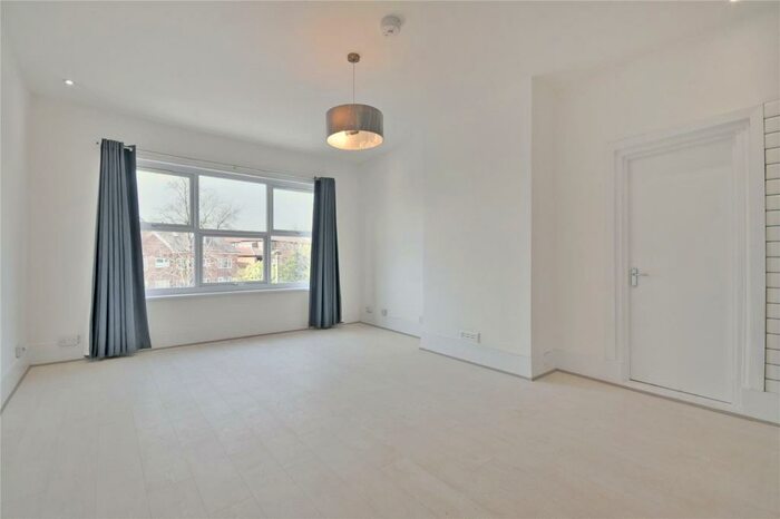 1 Bedroom Flat To Rent In Gainsborough Road, Woodside Park, N12