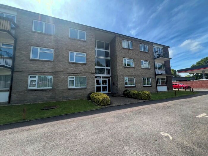 2 Bedroom Flat To Rent In Oak Road, Fareham, PO15