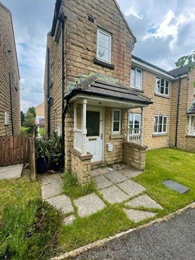 3 Bedroom Semi-Detached House To Rent In Siskin Drive, Bradford, BD6