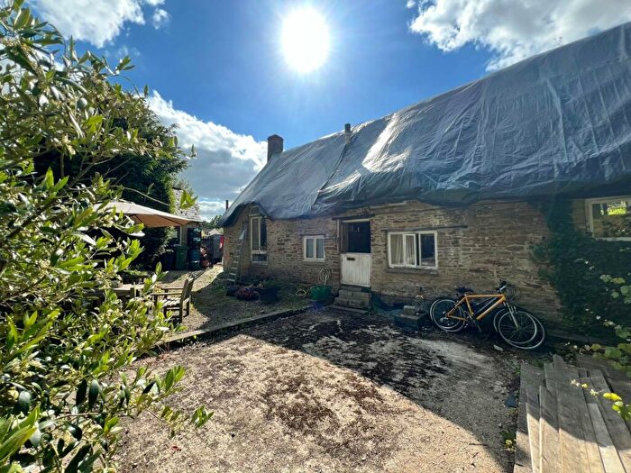 2 Bedroom Detached House For Sale In Buckland, Faringdon, Oxfordshire, SN7