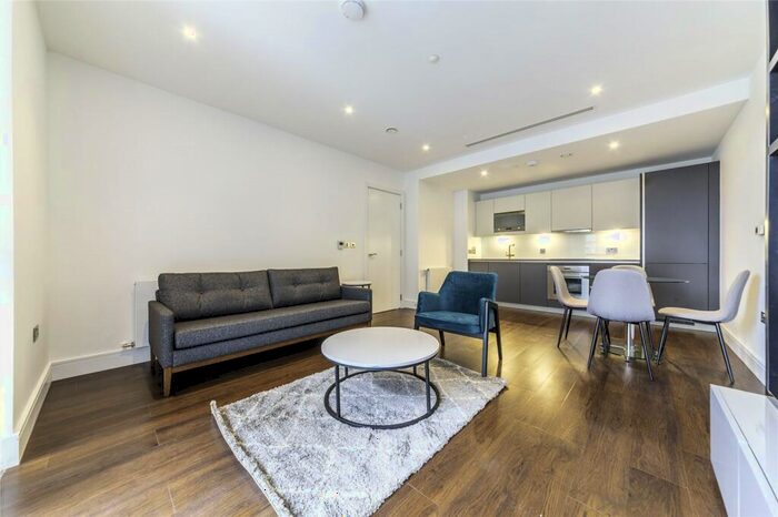 1 Bedroom Apartment To Rent In Harbour Way, London, E14