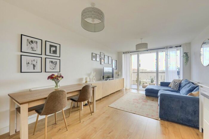 1 Bedroom Flat To Rent In Adenmore Road, Catford, London, SE6