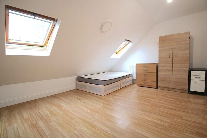 5 Bedroom Flat To Rent In Longbridge Road, Barking, IG11