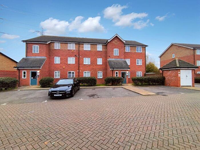 2 Bedroom Flat For Sale In Manton Road, Enfield Island Village, EN3