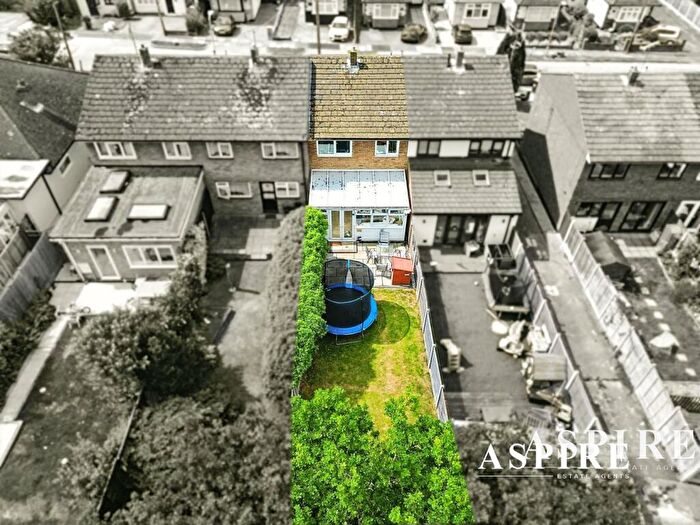 3 Bedroom Terraced House For Sale In Boundary Road, Leigh-On-Sea, SS9
