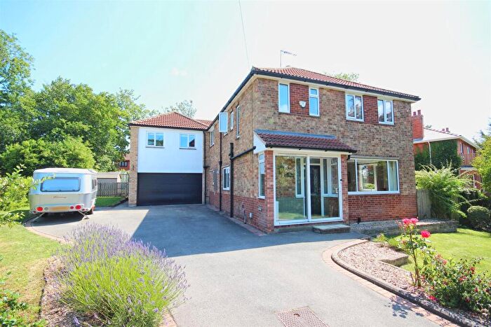 5 Bedroom Detached House For Sale In Cheyne Walk, Hornsea, HU18
