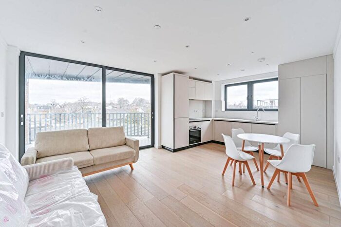 2 Bedroom Flat To Rent In Lewisham High Street, Lewisham, London, SE13