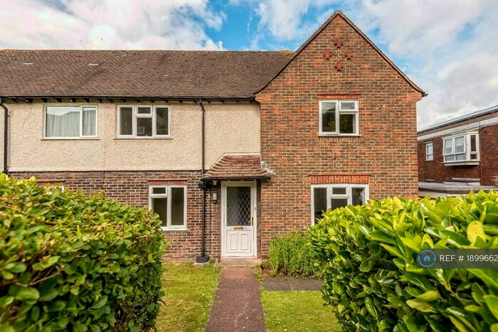 5 Bedroom Semi-Detached House To Rent In Hillside, Brighton, BN2