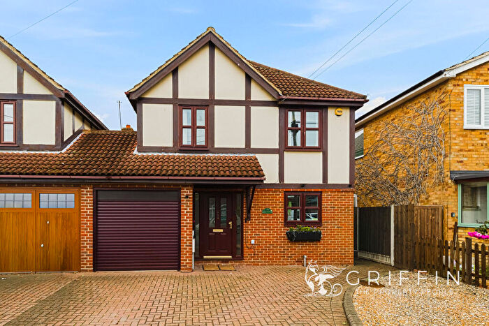 4 Bedroom Detached House For Sale In Gordon Road, Horndon On The Hill, SS17