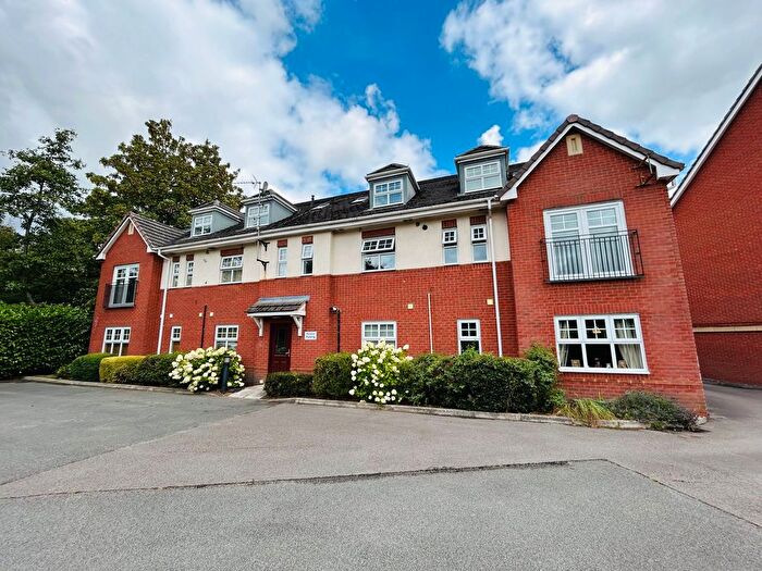2 Bedroom Flat For Sale In Crossland Mews, Lymm, WA13