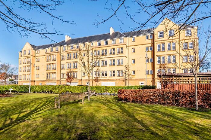 2 Bedroom Flat For Sale In Adamson Court, St Andrews, KY16