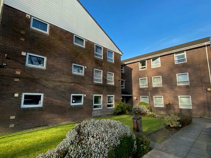 2 Bedroom Flat To Rent In Priory Lane, Macclesfield, SK10