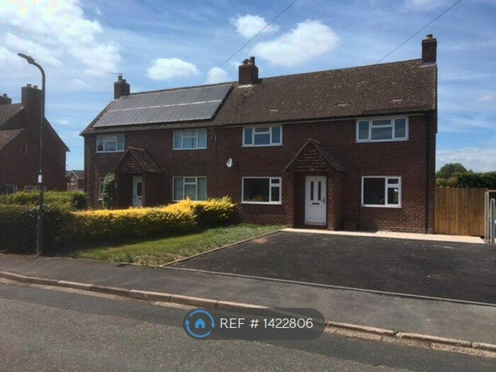3 Bedroom Semi-Detached House To Rent In Cleveland Avenue, Telford, TF6