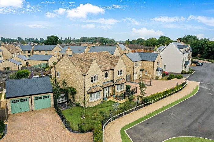 5 Bedroom Detached House For Sale In Thames Close, South Cerney, Cirencester, Gloucestershire, GL7