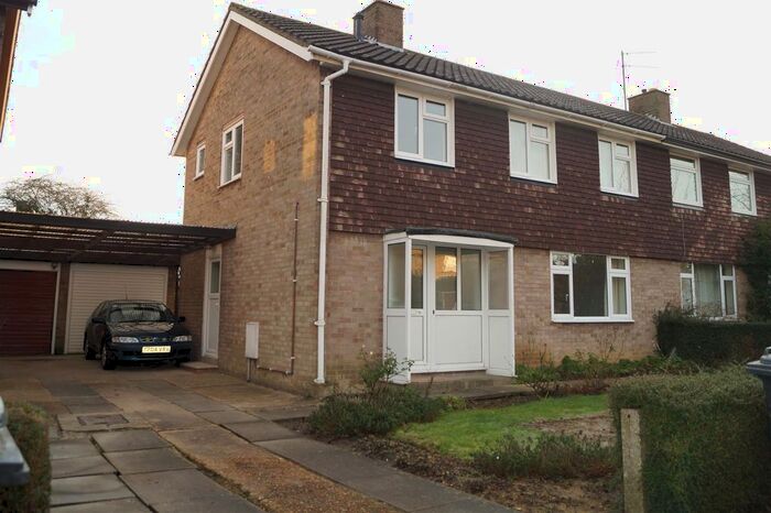 3 Bedroom Semi-Detached House To Rent In Harding Way, Cambridge, CB4