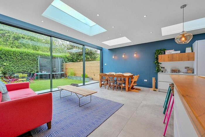 6 Bedroom Semi-Detached House To Rent In Clovelly Road, Ealing, London, W5