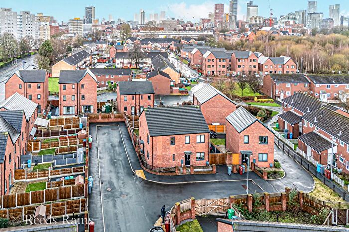 3 Bedroom Semi Detached House For Sale In John Clynes Avenue, Manchester, M40