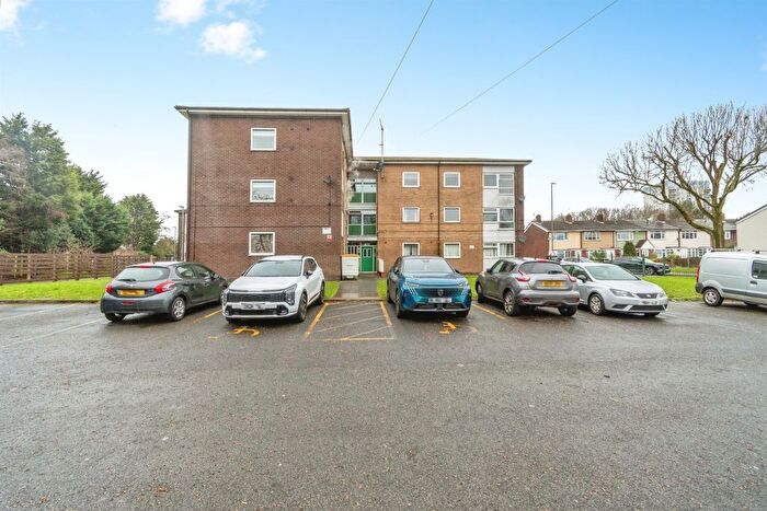 2 Bedroom Flat For Sale In Millfield Avenue, Walsall, WS3