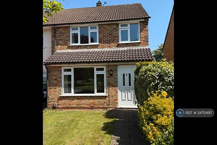 3 Bedroom End Of Terrace House To Rent In Fairacre, Maidenhead, SL6