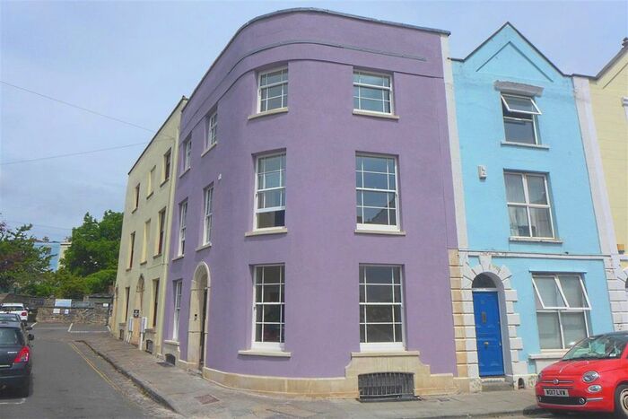 4 Bedroom Terraced House To Rent In Wellington Park, Clifton, Bristol, BS8