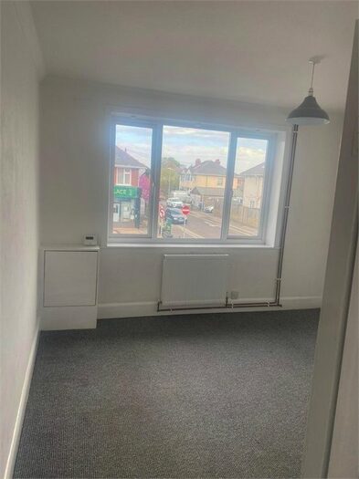 2 Bedroom Maisonette To Rent In Barrack Road, Christchurch, BH23