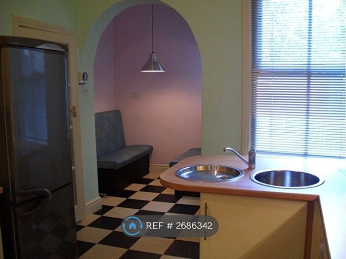 4 Bedroom Terraced House To Rent In Beech Grove, Manchester, M14