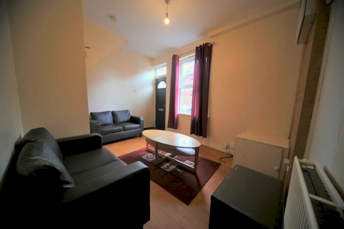 2 Bedroom End Of Terrace House To Rent In Burley Lodge Road, Hyde Park, Leeds, LS6