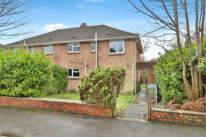 2 Bedroom Flat For Sale In Fraser Road, Poole, Dorset, BH12