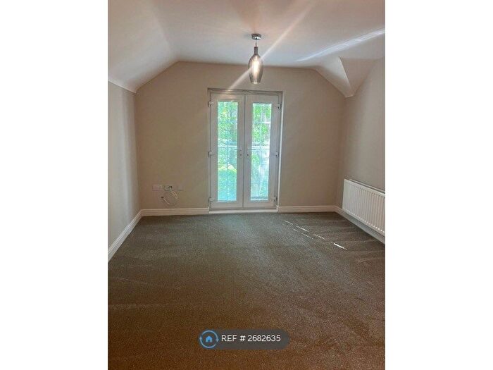 2 Bedroom Flat To Rent In Baytree Court, Prestwich, Manchester, M25