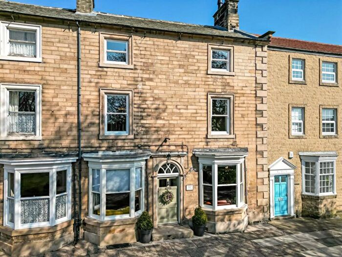 5 Bedroom Town House For Sale In North Green, Staindrop, Darlington, DL2