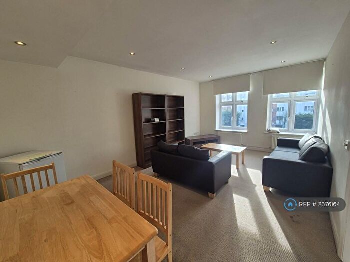 2 Bedroom Maisonette To Rent In Aylmer Parade, London, N2