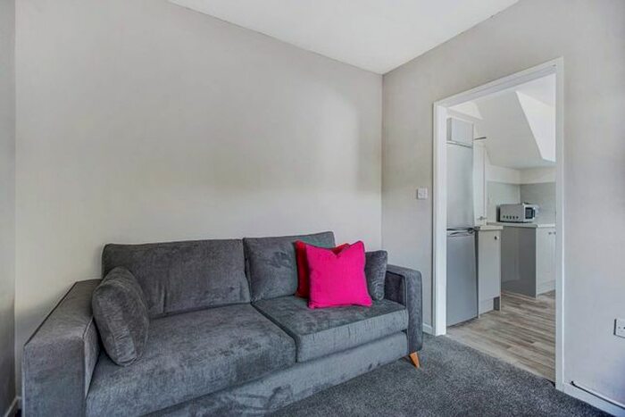 4 Bedroom Semi-Detached House To Rent In Greystoke Avenue, Southmead, Bristol, BS10