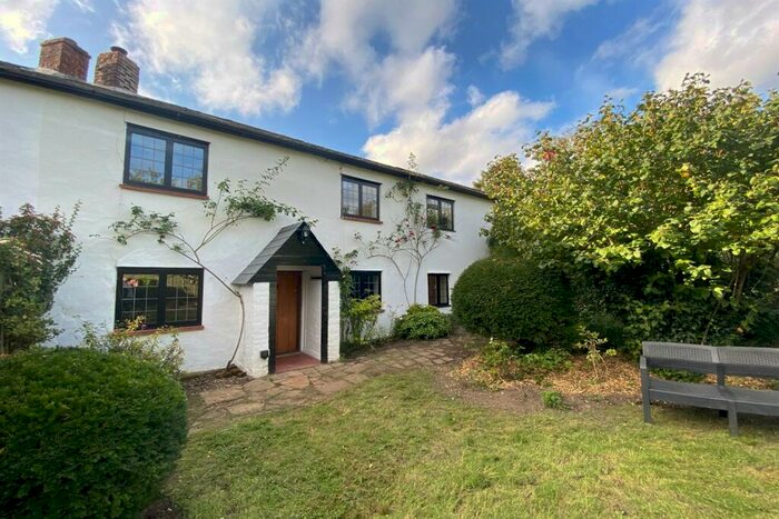 3 Bedroom Cottage To Rent In Ashe Warren, Overton, Nr Basingstoke, RG25