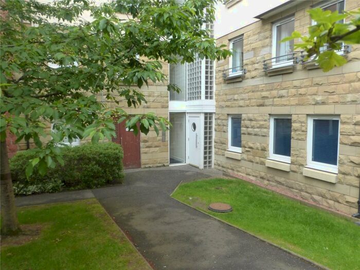 2 Bedroom Flat To Rent In Spring Gardens, Abbeyhill, Edinburgh, EH8
