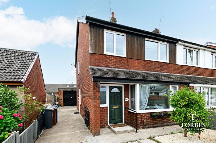 3 Bedroom Semi Detached House For Sale In Leyland Lane, Leyland, PR25