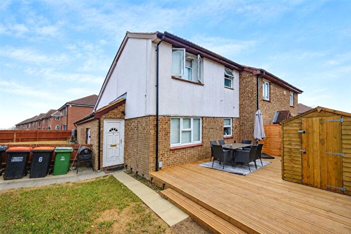 1 Bedroom Detached House For Sale In Lowry Drive, Houghton Regis, Dunstable, Bedfordshire, LU5