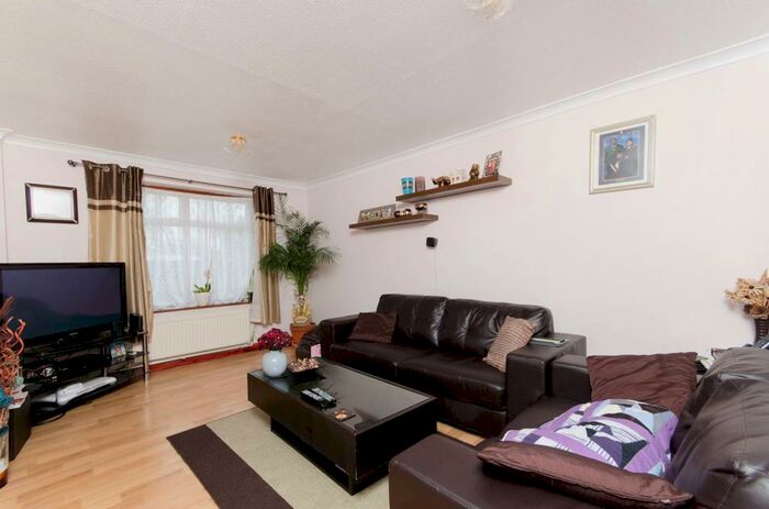 2 Bedroom House To Rent In Wiltshire Lane, Northwood Hills, Pinner, HA5