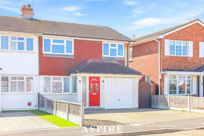 3 Bedroom Semi-Detached House For Sale In **Chain Free** Oakhurst Road, Rayleigh, SS6