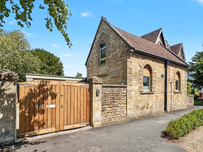 2 Bedroom Detached House For Sale In Gravel Walk, Faringdon, SN7