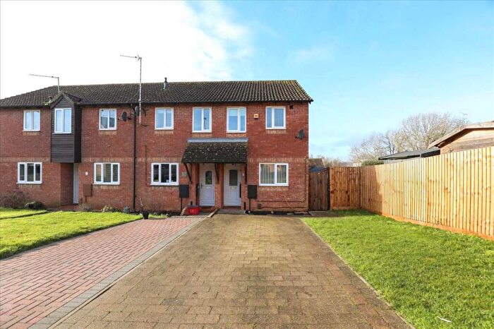 2 Bedroom End Of Terrace House For Sale In Heron Close, Burton Latimer, NN15