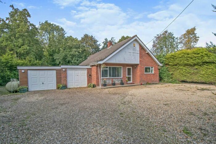 3 Bedroom Detached Bungalow For Sale In Lower Street, Southrepps, Norwich, NR11