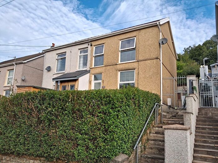 3 Bedroom Semi-Detached House For Sale In Graig Road, Pontardawe, Swansea., SA9