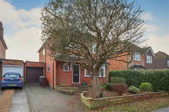 4 Bedroom Detached House To Rent In Luton Road, Harpenden, AL5