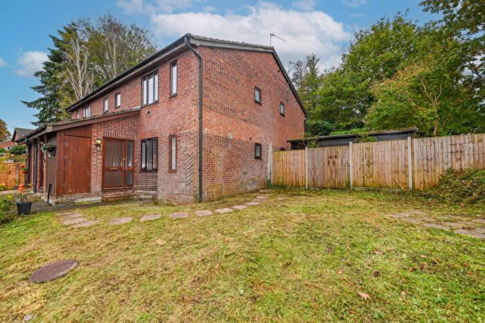 Studio To Rent In Trefoil Close, Waterlooville, PO7