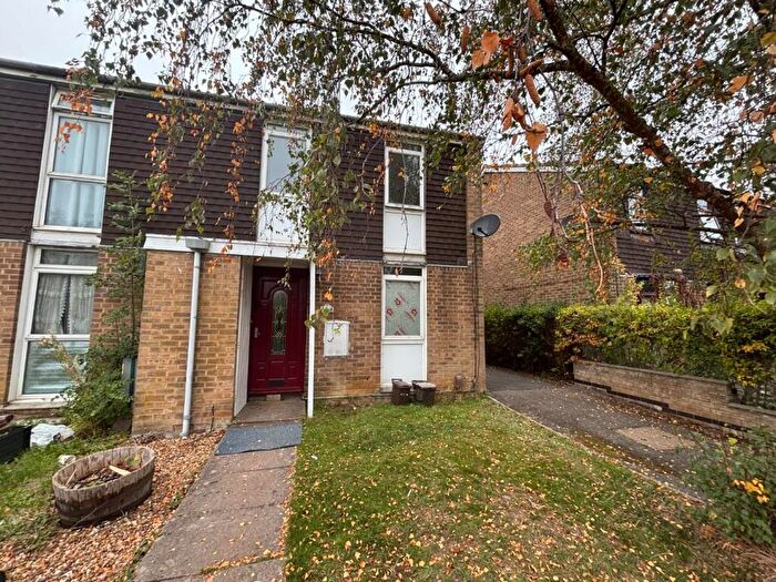 3 Bedroom End Of Terrace House For Sale In Tonmead Road, Lumbertubs, Northampton, NN3