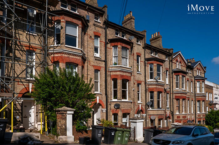 1 Bedroom Flat For Sale In Woodland Road, London, SE19