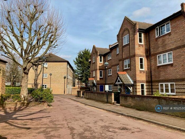 2 Bedroom Flat To Rent In Kiver Road, London, N19
