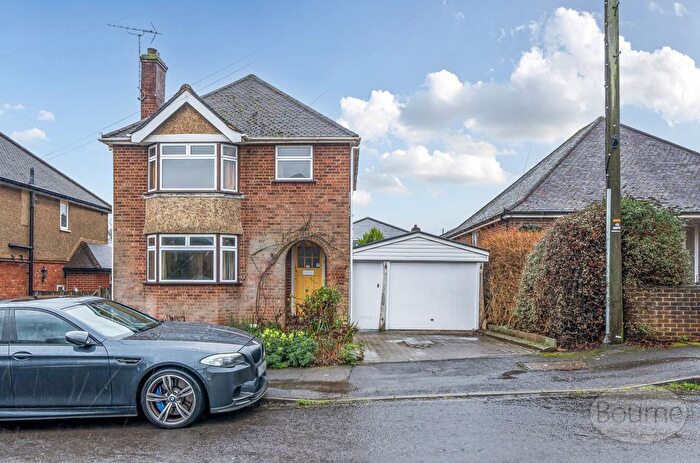 3 Bedroom Detached House For Sale In Sheepfold Road, Guildford, Surrey, GU2